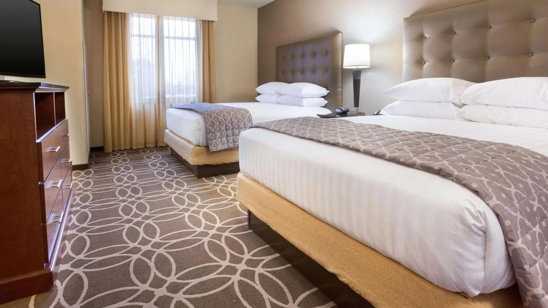 Drury Inn & Suites Louisville North Hotel