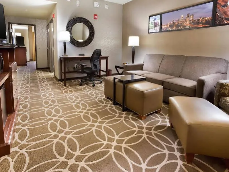 Drury Inn & Suites Louisville North Hotel